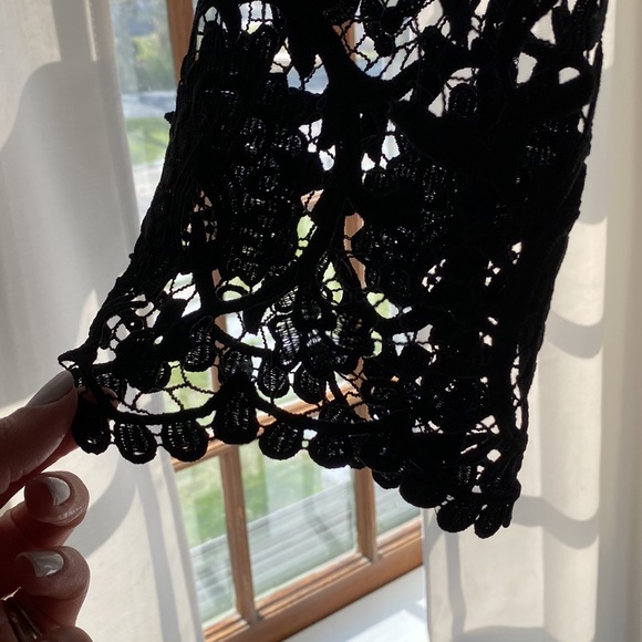 Stone cold fox lace top - Picture 4 of 6